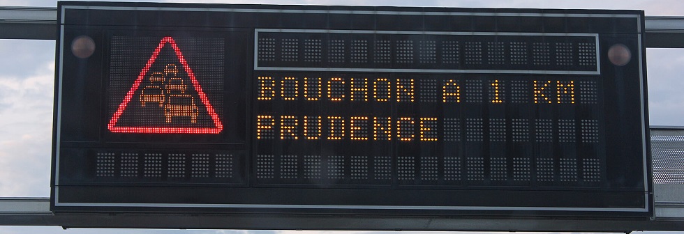 Les panneaux LED à messages dynamiques - Ornikar